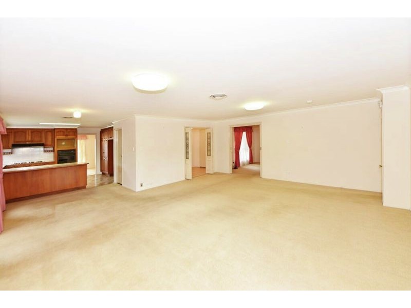 15 Wiemers Crescent, Centenary Heights QLD 4350