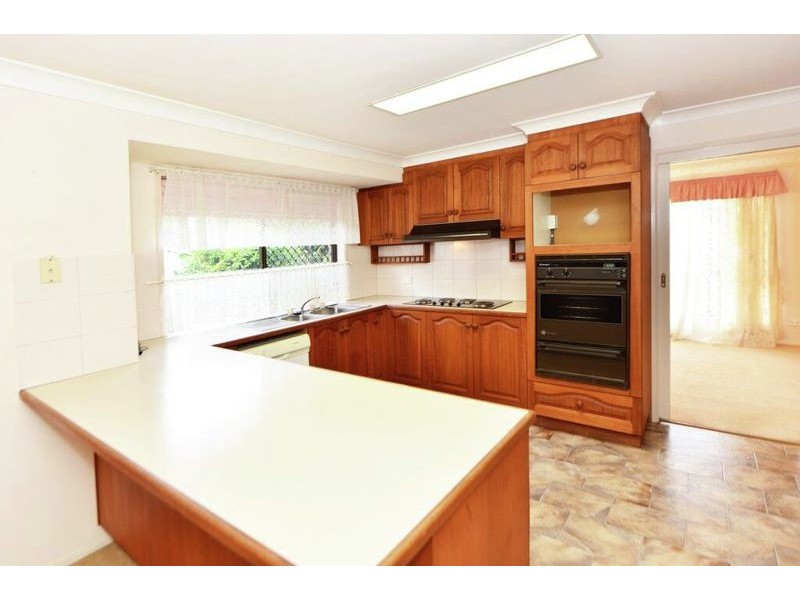 15 Wiemers Crescent, Centenary Heights QLD 4350