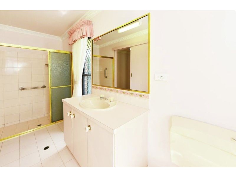 15 Wiemers Crescent, Centenary Heights QLD 4350