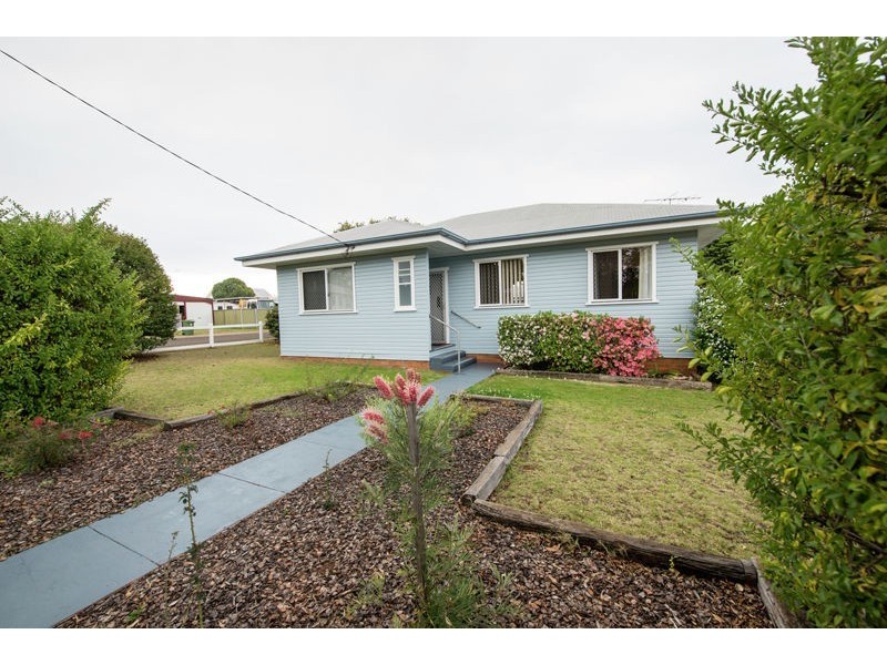 13 Farquharson Street, Harristown QLD 4350
