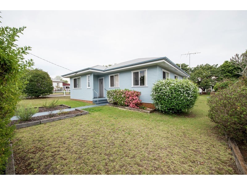 13 Farquharson Street, Harristown QLD 4350