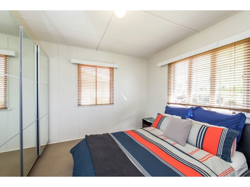 24 Weetwood Street, Newtown QLD 4350