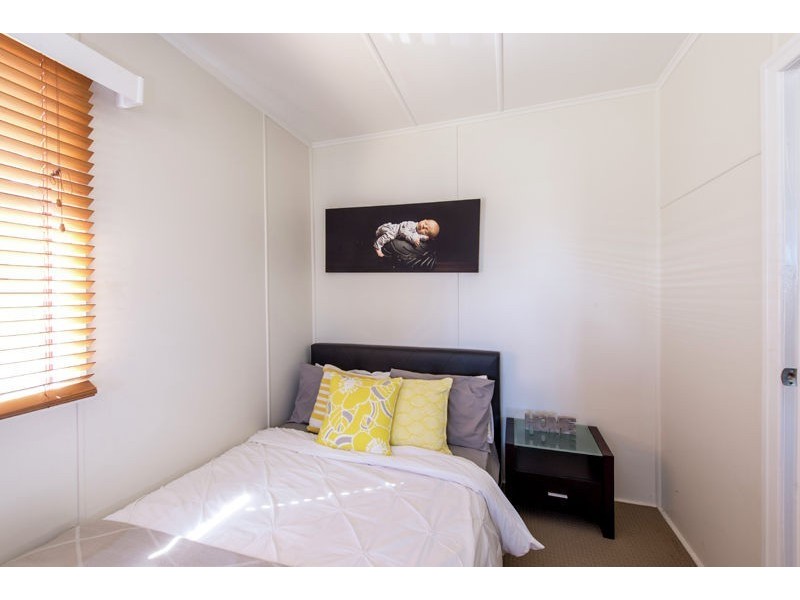 24 Weetwood Street, Newtown QLD 4350