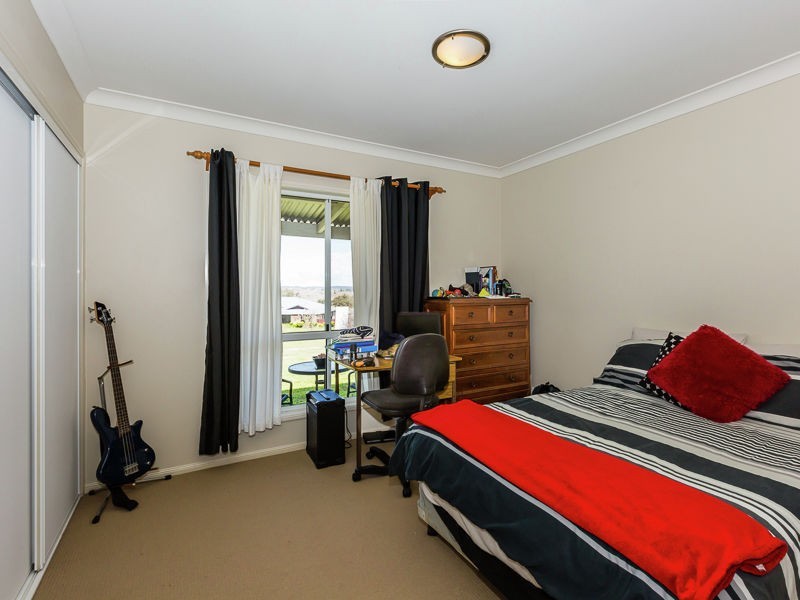 9 Commonwealth Crescent, Gowrie Junction QLD 4352