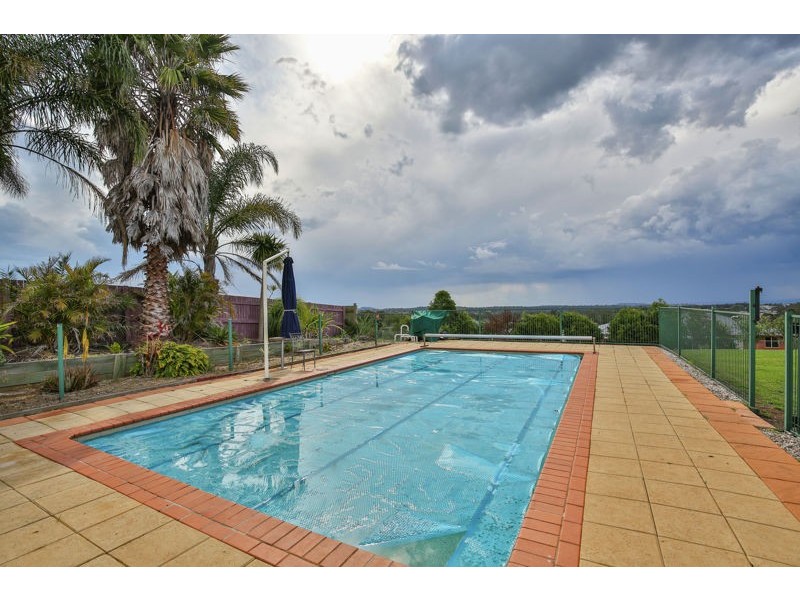 3 Barton Court, Highfields QLD 4352
