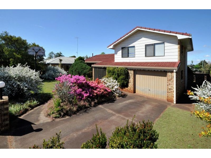 8 Bimbadeen Court, Wilsonton QLD 4350