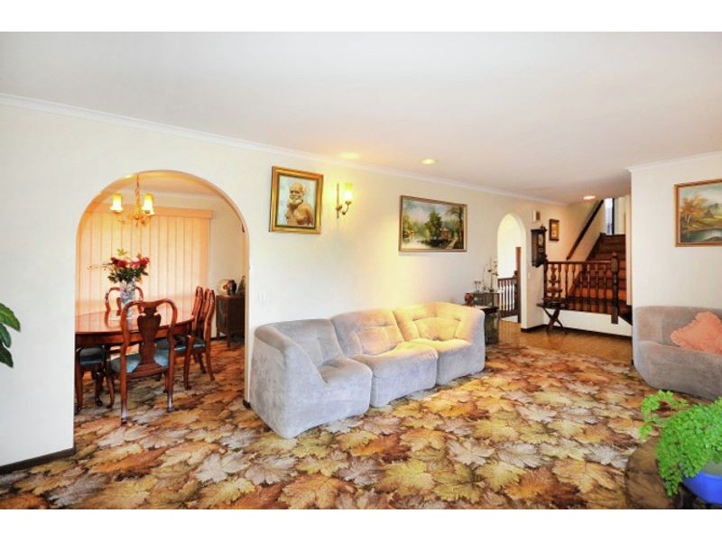 8 Bimbadeen Court, Wilsonton QLD 4350