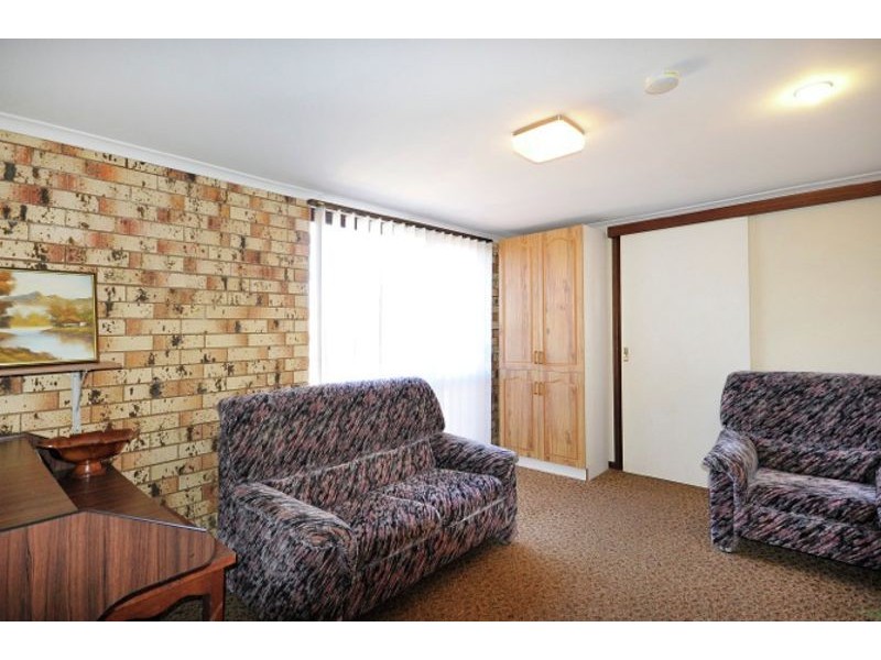 8 Bimbadeen Court, Wilsonton QLD 4350