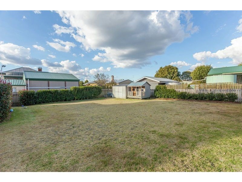 223 Russell Street, Newtown QLD 4350