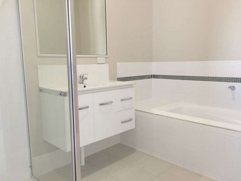 297 Bridge Street,, Newtown QLD 4350