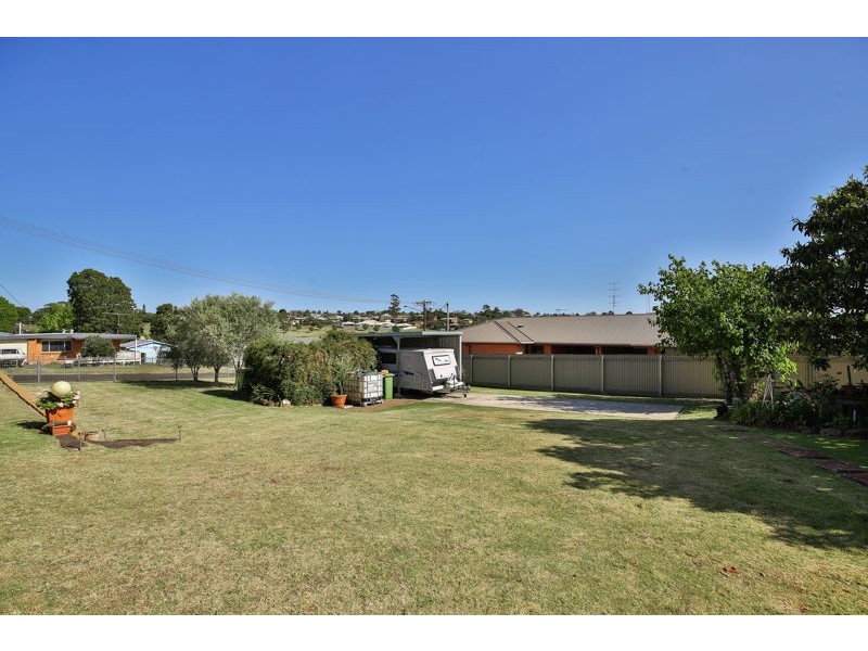 14 Kirklees Street, Newtown QLD 4350