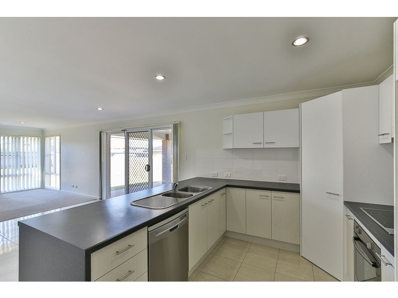 60 Newman Road, Wyreema QLD 4352