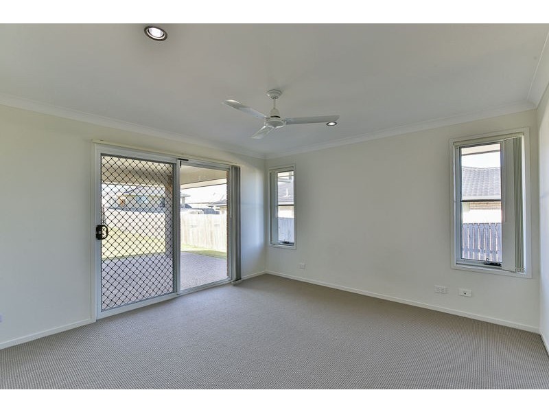 60 Newman Road, Wyreema QLD 4352