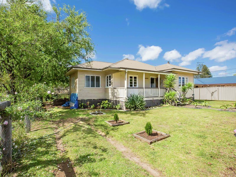 5 John Street, Crows Nest QLD 4355