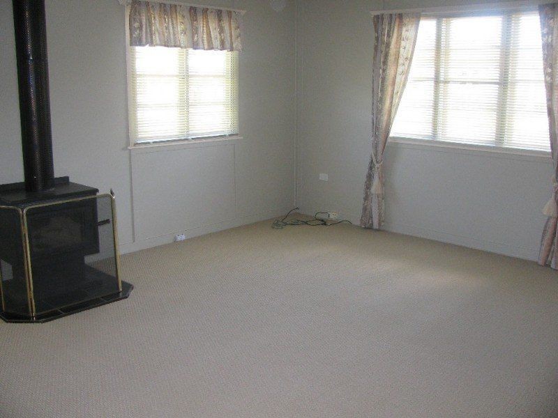 5 John Street, Crows Nest QLD 4355