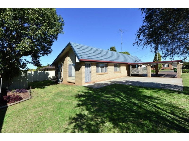 6 Rogers Court, Wilsonton QLD 4350