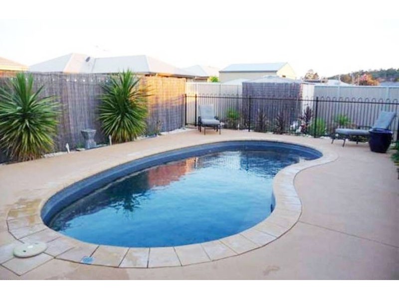28 Joseph Street, Oakey QLD 4401