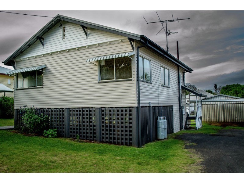 33 Dalgleish Street, South Toowoomba QLD 4350