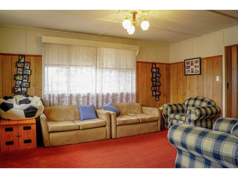 19 Farr Street, Kearneys Spring QLD 4350