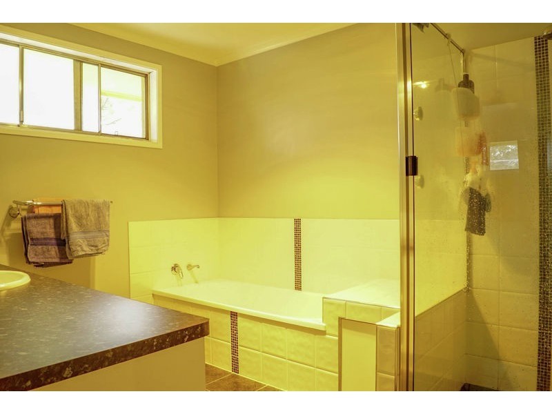 19 Farr Street, Kearneys Spring QLD 4350