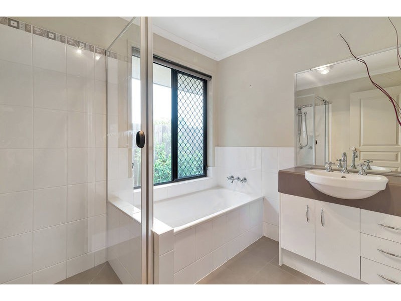 23 Ashford Drive, Wyreema QLD 4352