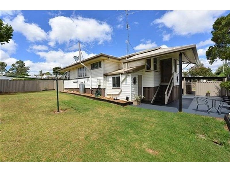 11 Hanlon Street, Newtown QLD 4350