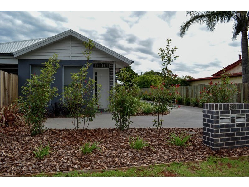 2/213 New England Highway, Harlaxton QLD 4350