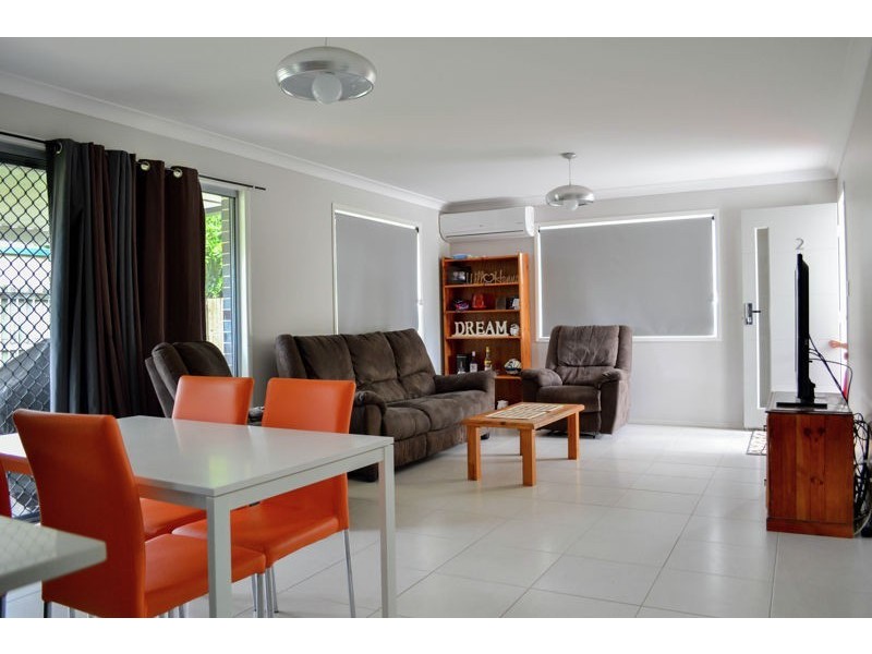 2/213 New England Highway, Harlaxton QLD 4350