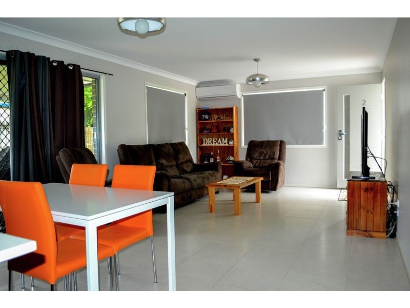 2/213 New England Highway, Harlaxton QLD 4350