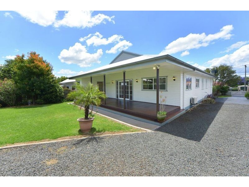 10 Horner Street, Centenary Heights QLD 4350