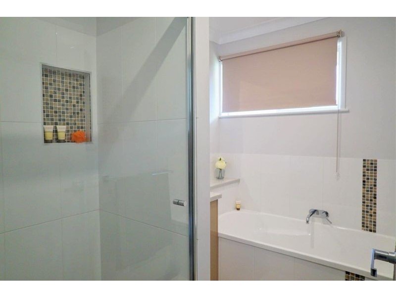 3 Greenbury Street, Rockville QLD 4350