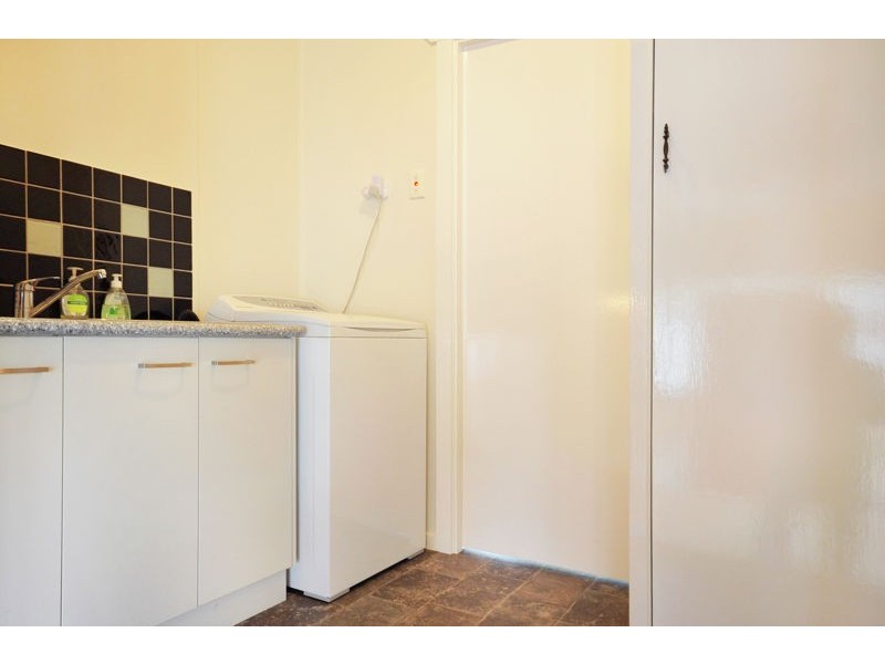 4 Talbot Street, Harristown QLD 4350