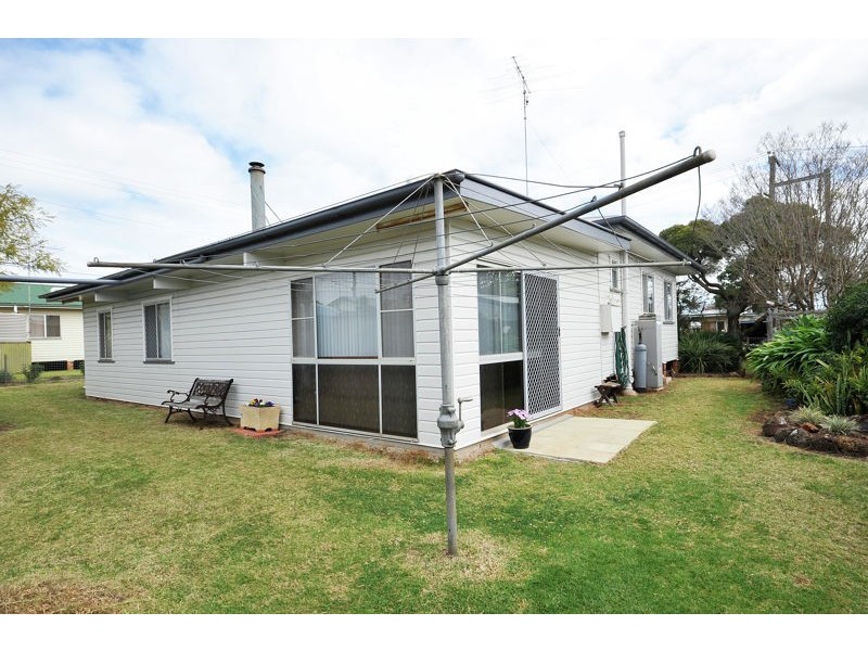 4 Talbot Street, Harristown QLD 4350