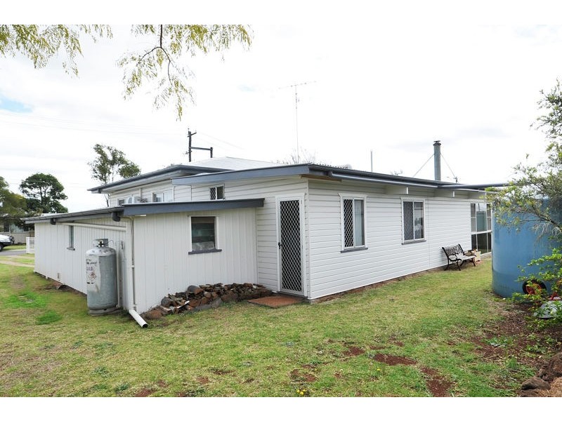 4 Talbot Street, Harristown QLD 4350