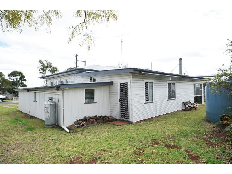 4 Talbot Street, Harristown QLD 4350