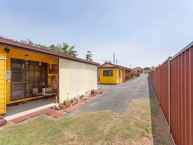 18 McDowall Street, Newtown QLD 4350