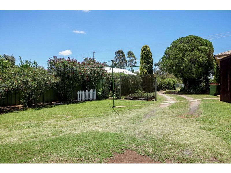 81 Lorrimer Street, Oakey QLD 4401