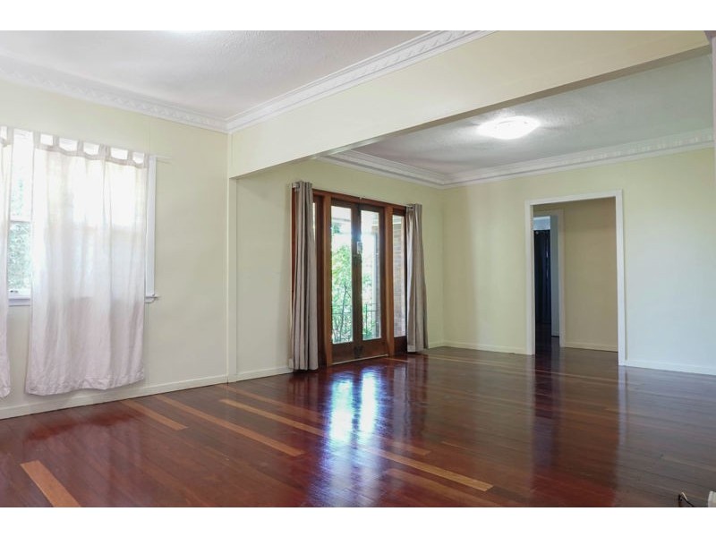 9 Drayton Road, Harristown QLD 4350