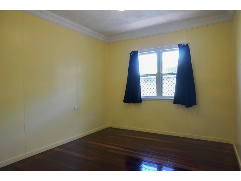 9 Drayton Road, Harristown QLD 4350