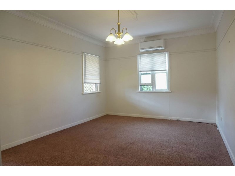 22 Lloyd Street, Harristown QLD 4350