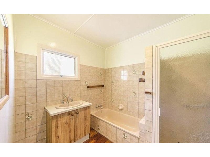 121 Stephen Street, Harristown QLD 4350