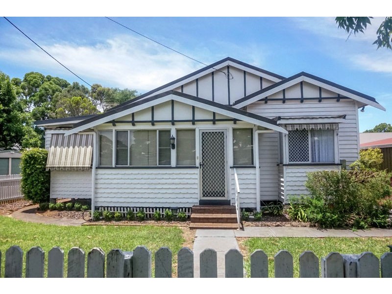 1 Albert Street, Newtown QLD 4350