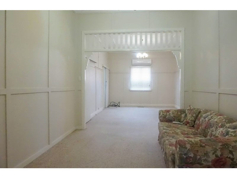 1 Albert Street, Newtown QLD 4350