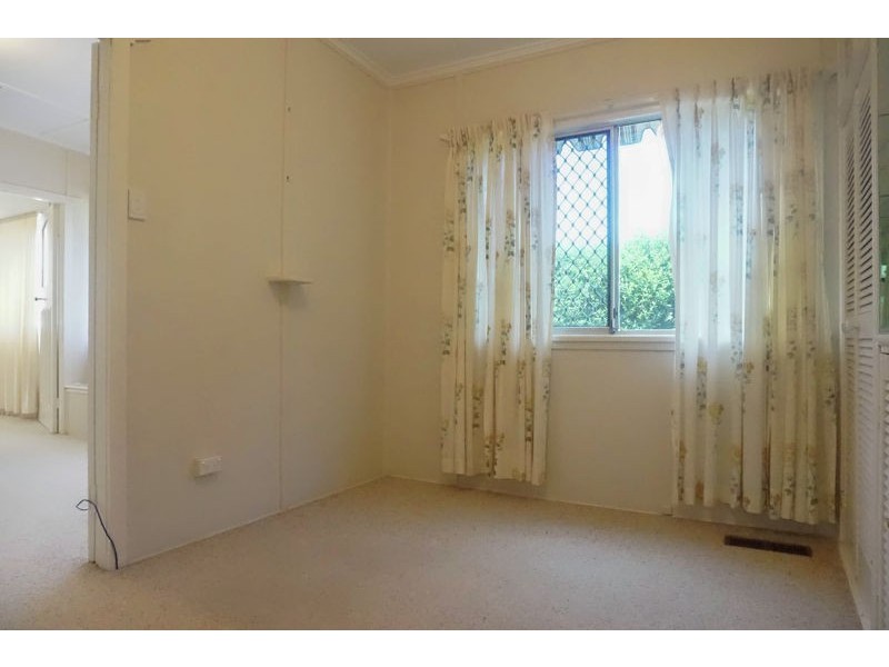 1 Albert Street, Newtown QLD 4350