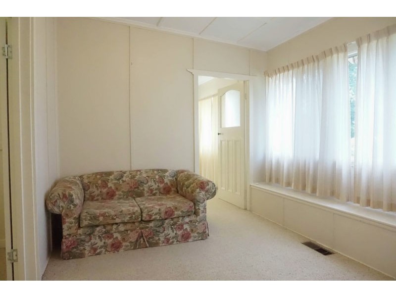 1 Albert Street, Newtown QLD 4350