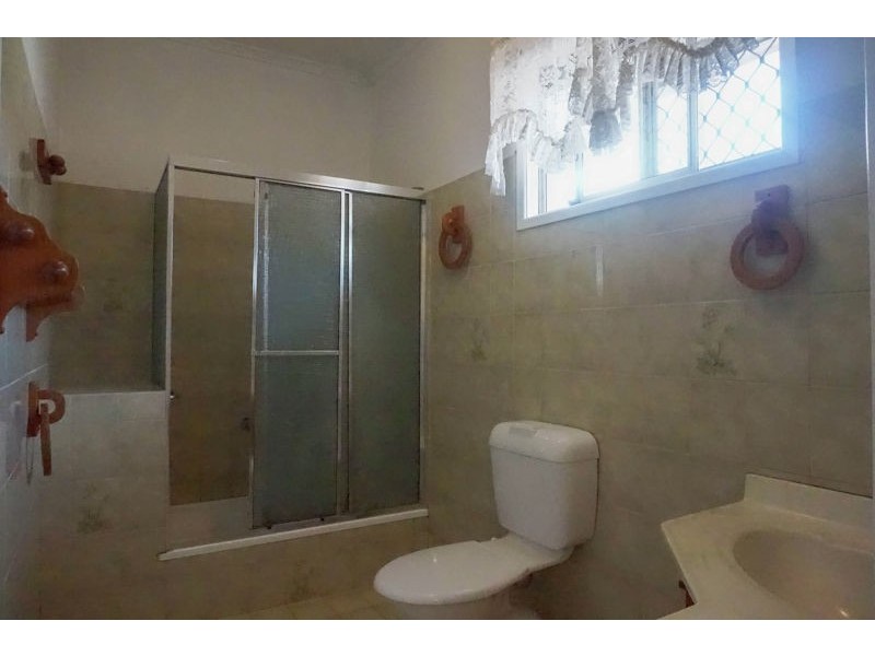 1 Albert Street, Newtown QLD 4350