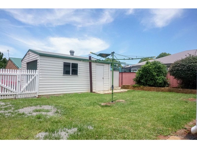 1 Albert Street, Newtown QLD 4350