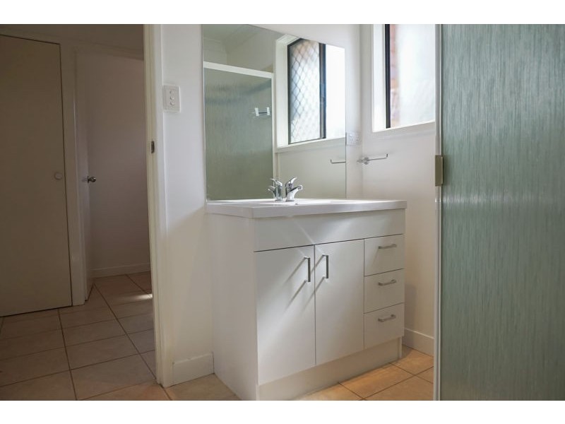 2/15 Lemway Avenue, Kearneys Spring QLD 4350