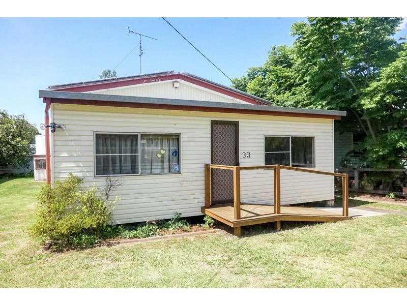 33 Albert Street, Newtown QLD 4350