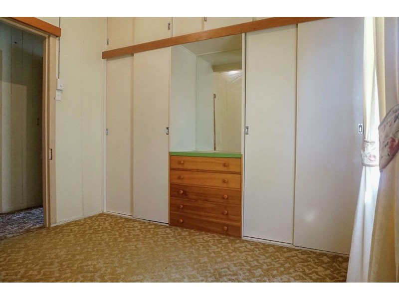 33 Albert Street, Newtown QLD 4350